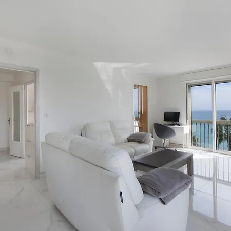 Bartavelle Sea View 公寓 *