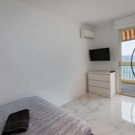 公寓 Bartavelle Sea View *